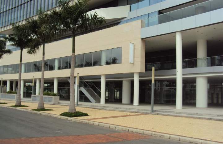 Crescent Plaza